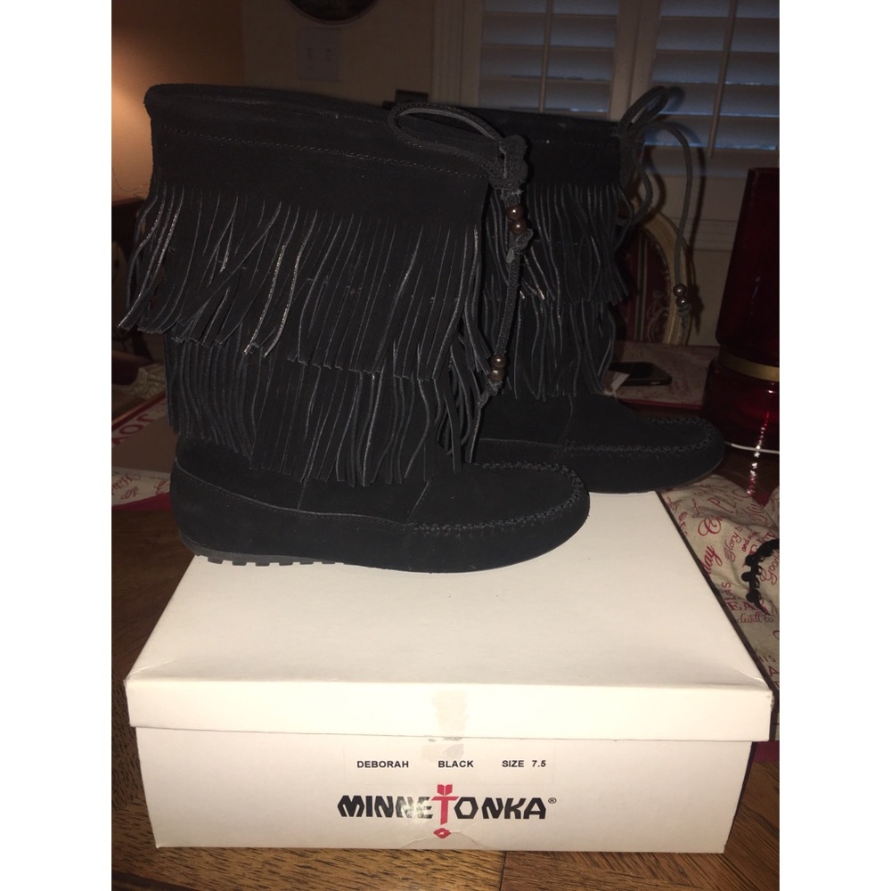 Minnetonka fringe boots